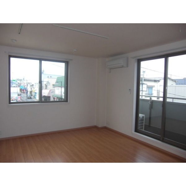 ��ʌ��z�J�s���������̃}���V�����̋��ԁE���r���O