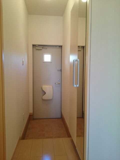 ��ʌ�����s�����Q���ڂ̃A�p�[�g�̌���