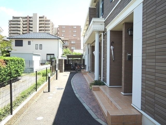 ��ʌ�����s�����Q���ڂ̃A�p�[�g�̃G���g�����X