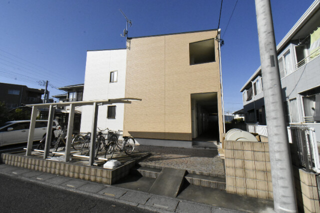 ��ʌ�����s���s���R���ڂ̃A�p�[�g�̌����O��