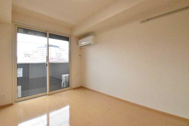 ��ʌ��z�J�s��z�J�Q���ڂ̃A�p�[�g�̂��̑������E�X�y�[�X