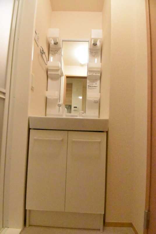 ��ʌ��z�J�s��z�J�Q���ڂ̃A�p�[�g�̐��ʏ�