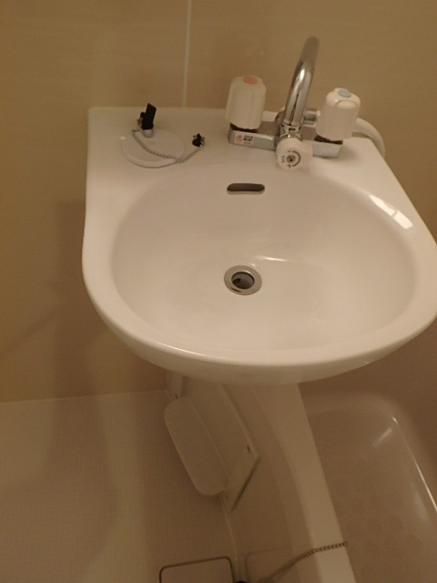 ��ʌ�����s�{���R���ڂ̃A�p�[�g�̐��ʏ�