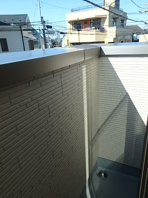 ��ʌ�����s�{���R���ڂ̃A�p�[�g�̃o���R�j�[