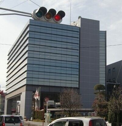 ��ʌ�����s�{���R���ڂ̃A�p�[�g�̎���