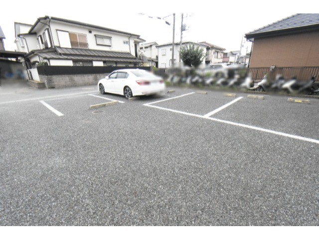 ��ʌ��������܎s��΋���̏o���̃A�p�[�g�̒��ԏ�