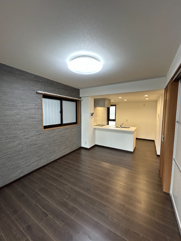 ��ʌ��������܎s�k��{�����P���ڂ̃}���V�����̋��ԁE���r���O