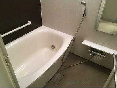 ��ʌ��������܎s�k��ޗǒ��̃}���V�����̃o�X