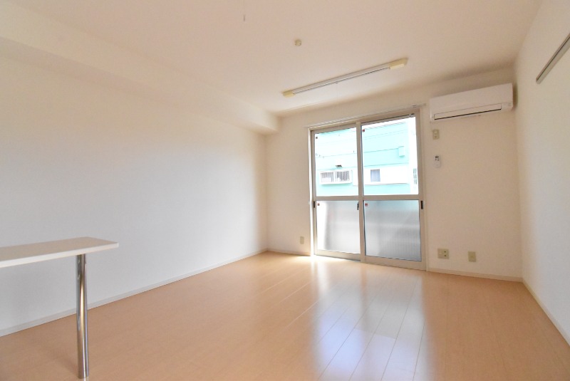 ��ʌ��z�J�s��z�J�R���ڂ̃A�p�[�g�̂��̑������E�X�y�[�X