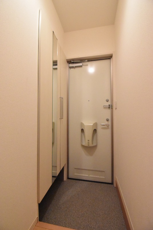 ��ʌ��z�J�s��z�J�R���ڂ̃A�p�[�g�̐��ʏ�