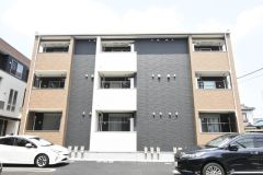 ��ʌ��������܎s�k��g�쒬�P����375-11�̃A�p�[�g�̌����O��