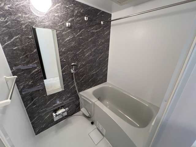 ��ʌ�����s�˒˓�Q���ڂ̃A�p�[�g�̃o�X