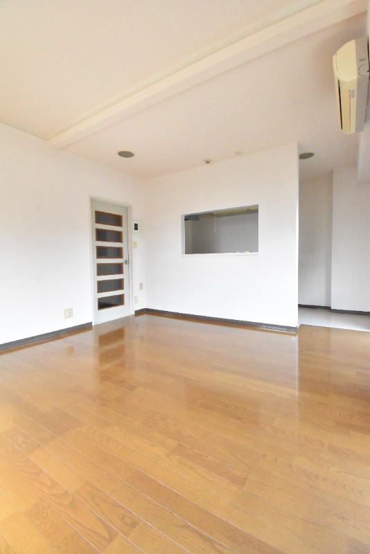 ��ʌ��������܎s��{��y�蒬�P���ڂ̃}���V�����̋��ԁE���r���O