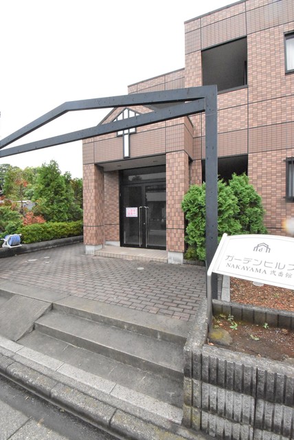 ��ʌ�����s�厚���s�g���̃}���V�����̃G���g�����X