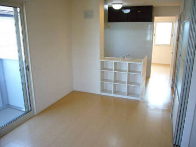 ��ʌ��������܎s��������Q���ڂ̃A�p�[�g�̋��ԁE���r���O