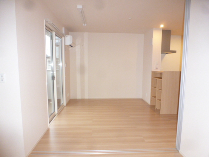 ��ʌ�����s�씵���J�V���ڂ̃A�p�[�g�̋��ԁE���r���O