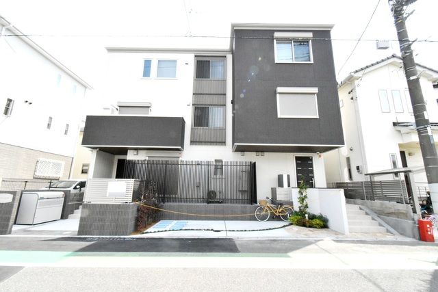 ��ʌ��������܎s�Y�a�挳���P����17-8�̃A�p�[�g�̌����O��