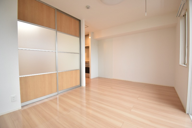 ��ʌ������s����P���ڂ̃A�p�[�g�̋��ԁE���r���O