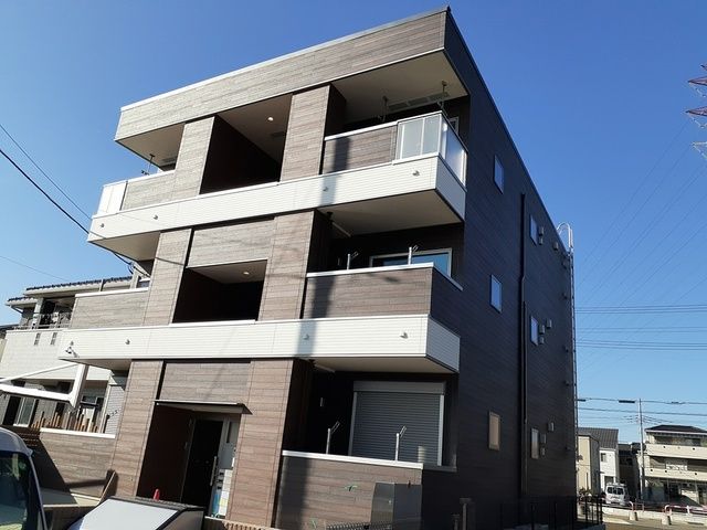 ��ʌ�����s�厚���̃A�p�[�g�̌����O��