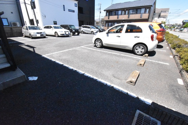 ��ʌ��z�J�s�o�˒��̃A�p�[�g�̒��ԏ�