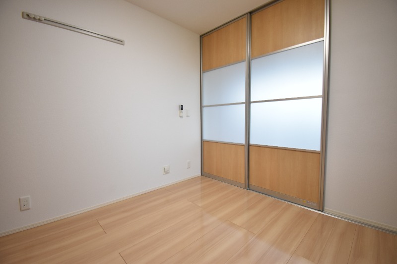 ��ʌ������s����P���ڂ̃A�p�[�g�̂��̑������E�X�y�[�X