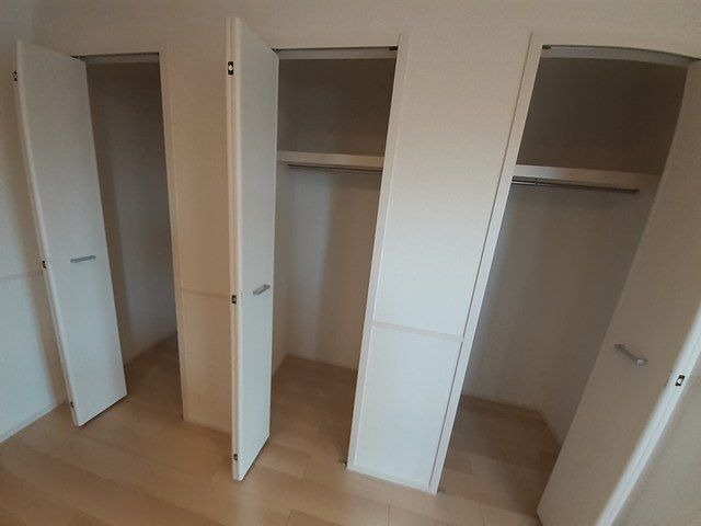 ��ʌ�����s�厚���̃A�p�[�g�̎��[