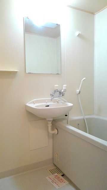 ��ʌ��@�c�s���V�h�R���ڂ̃A�p�[�g�̃o�X