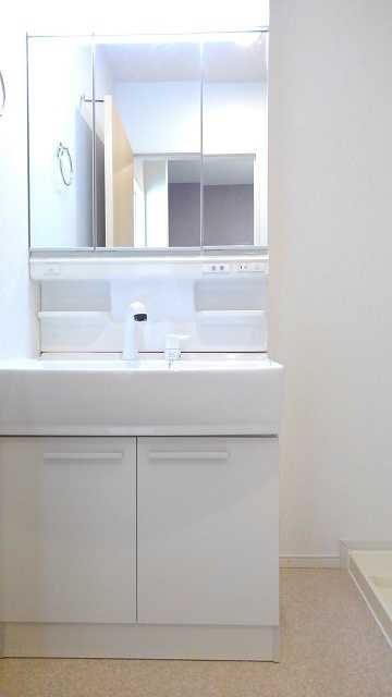 ��ʌ��@�c�s����Q���ڂ̃A�p�[�g�̐��ʏ�