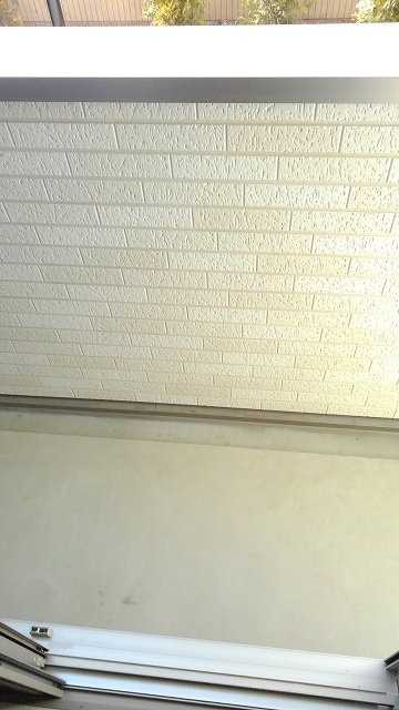 ��ʌ��@�c�s����Q���ڂ̃A�p�[�g�̃o���R�j�[