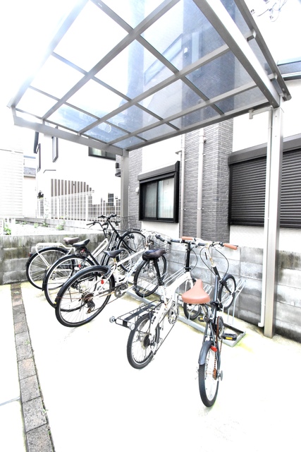 ��ʌ��������܎s�Y�a��c�R���̃A�p�[�g�̂��̑�