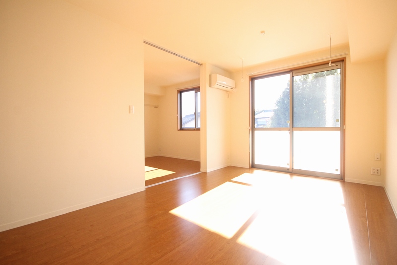 ��ʌ�����s�厚���s�̃A�p�[�g�̋����E���r���O