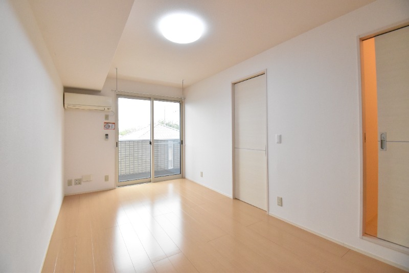 ��ʌ��z�J�s�����S���ڂ̃A�p�[�g�̋��ԁE���r���O