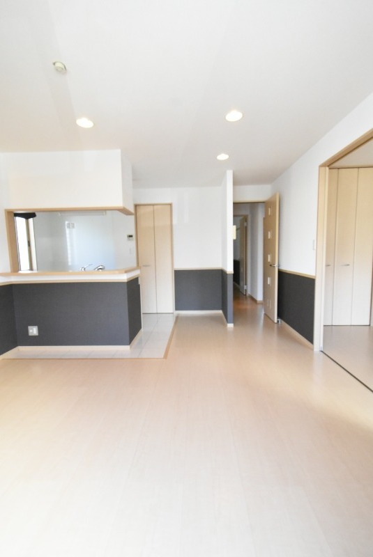 ��ʌ��������܎s�k��{�����̃A�p�[�g�̋��ԁE���r���O