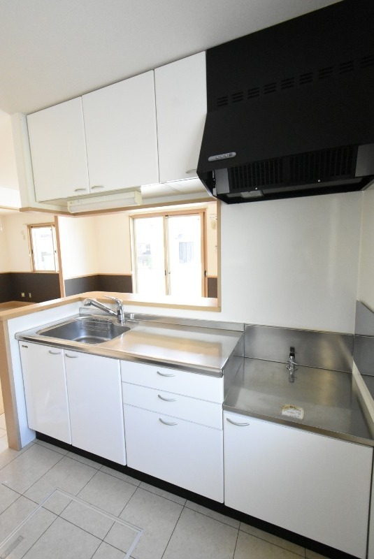 ��ʌ��������܎s�k��{�����̃A�p�[�g�̃L�b�`��