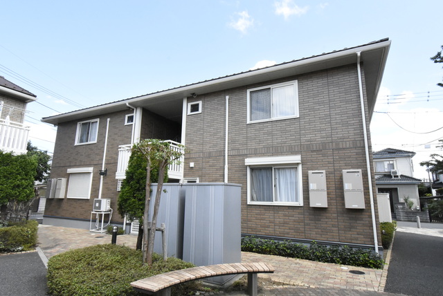 ��ʌ��������܎s�k��{�����̃A�p�[�g�̌����O��