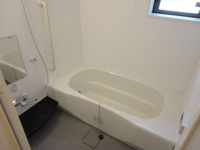 ��ʌ��������܎s�k����i���Q���ڂ̃e���X�n�E�X�̃o�X