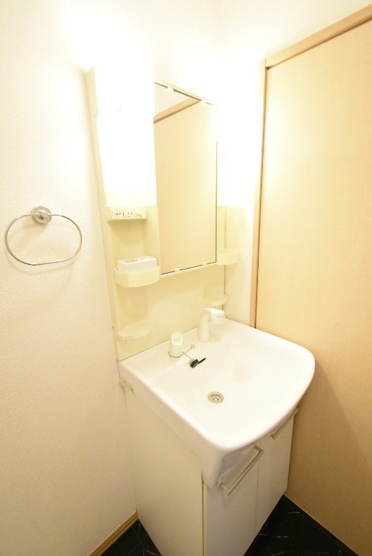 ��ʌ��������܎s�k��{�����̃A�p�[�g�̐��ʏ�