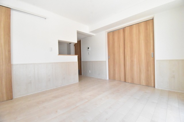 ��ʌ��������܎s�k��{�����R���ڂ̃A�p�[�g�̂��̑������E�X�y�[�X