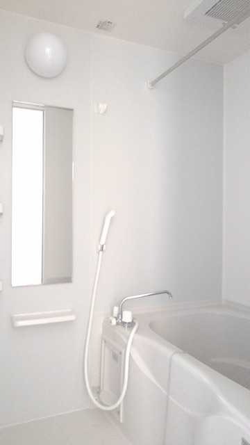 ��ʌ��@�c�s�@�c�S���ڂ̃A�p�[�g�̃o�X