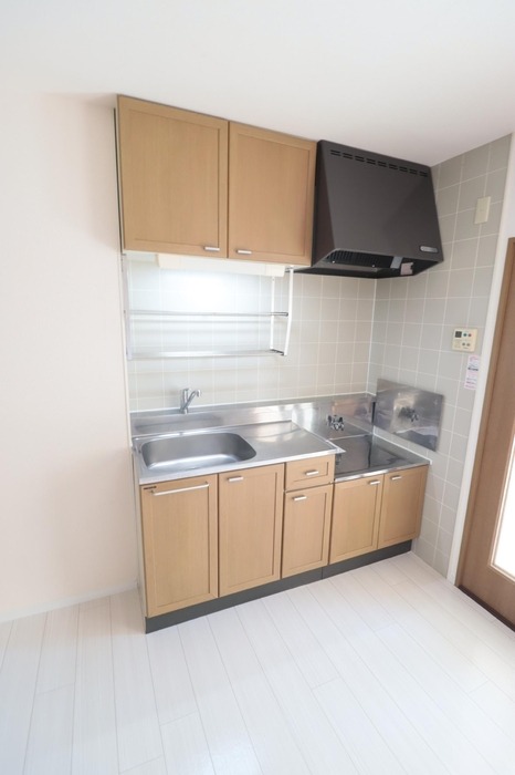 ��ʌ�����s���ȂT���ڂ̃A�p�[�g�̃L�b�`��