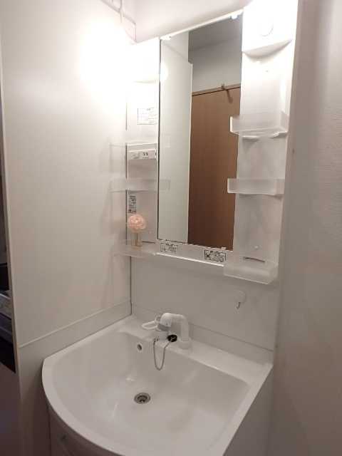 ��ʌ��������܎s��������Q���ڂ̃A�p�[�g�̐��ʏ�