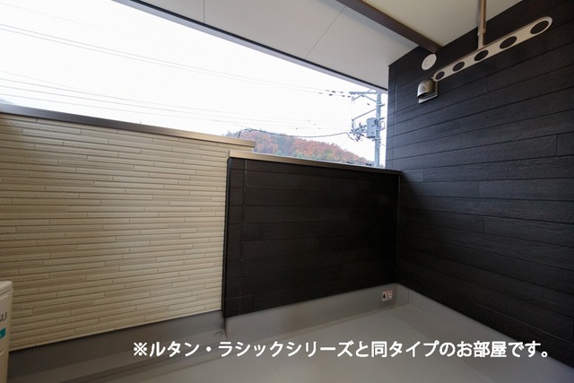 ��ʌ��������܎s������t���Q���ڂ̃A�p�[�g�̃o���R�j�[