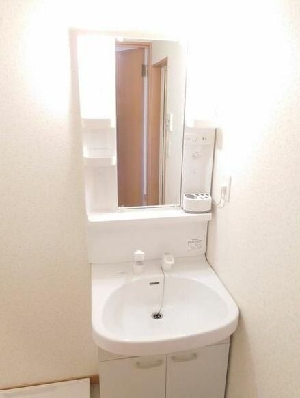 ��ʌ��������܎s��摾�c�E�Q���ڂ̃A�p�[�g�̐��ʏ�