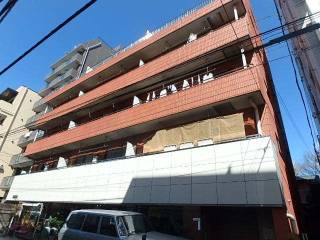 ��ʌ��������܎s��{�撇���R����102-1�̃}���V�����̌����O��