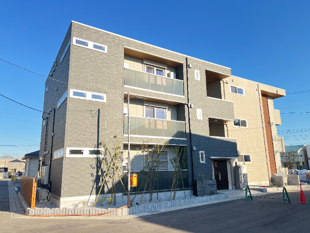 ��ʌ������s�������̃A�p�[�g�̌����O��