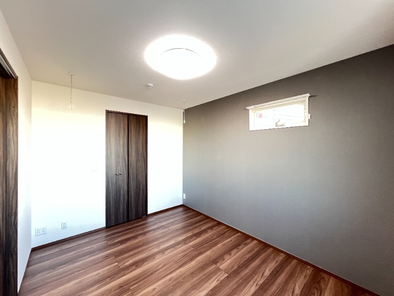 ��ʌ������s�������̃A�p�[�g�̂��̑������E�X�y�[�X