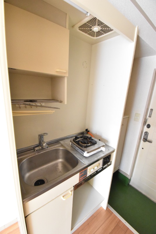 ��ʌ���z�s��ג��̃A�p�[�g�̃L�b�`��