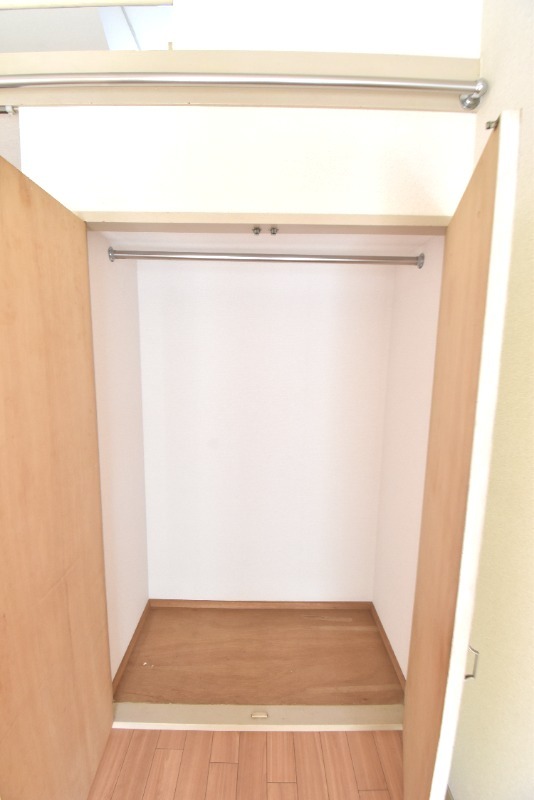 ��ʌ���z�s��ג��̃A�p�[�g�̎��[