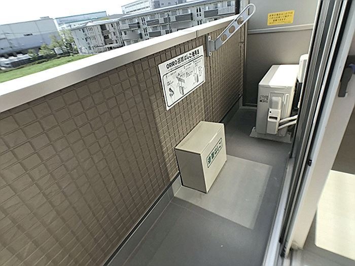 ��ʌ��z�J�s���C�N�^�E���X���ڂ̃A�p�[�g�̃o���R�j�[