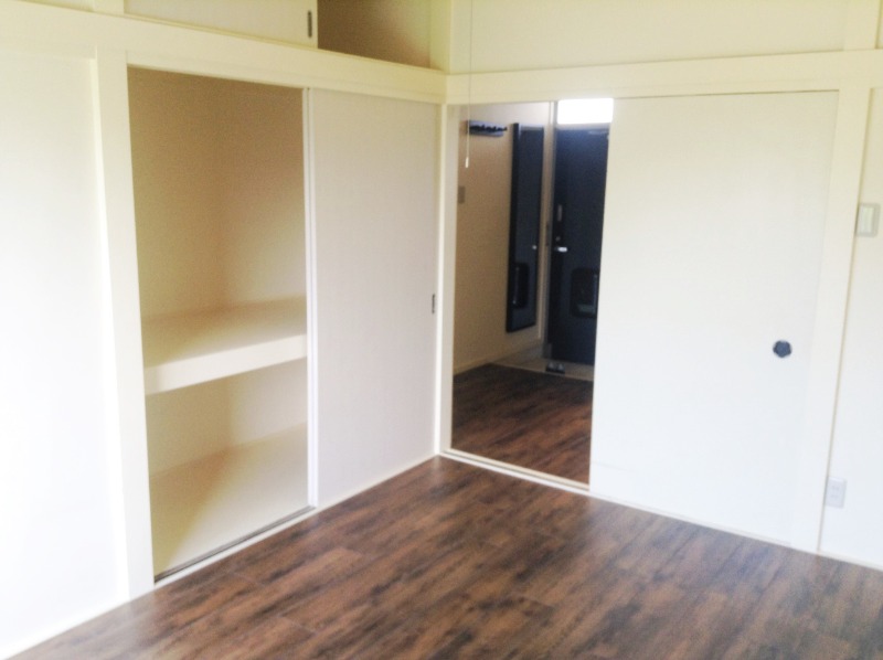 ��ʌ��ӂ��ݖ�s�c�Ԃ̃A�p�[�g�̋��ԁE���r���O